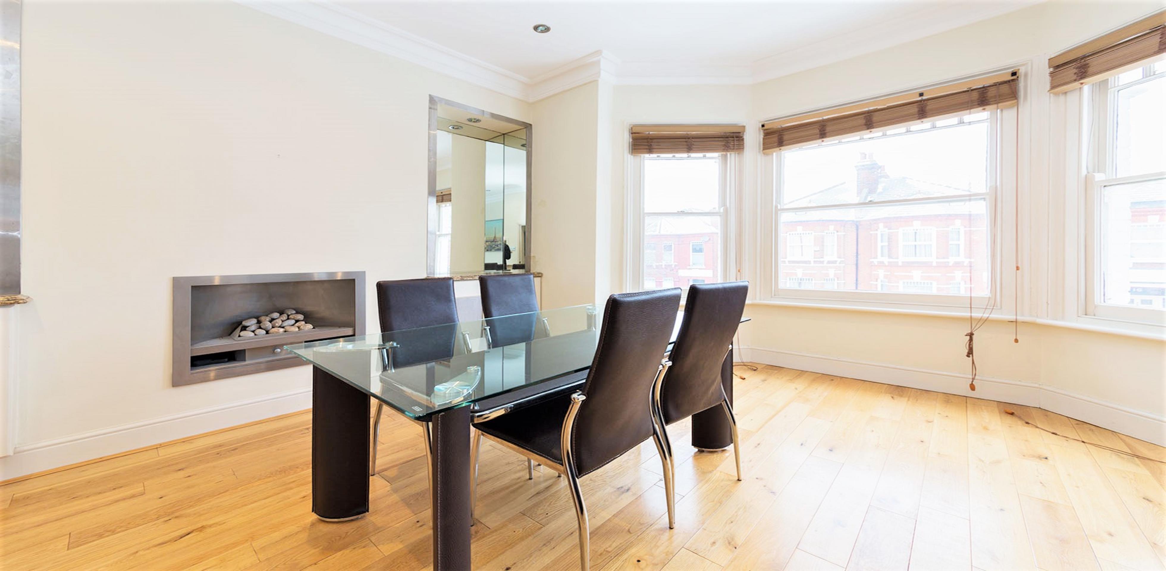 			3 Bedroom, 2 bath, 1 reception Flat			 Richborough Road, Kilburn NW2